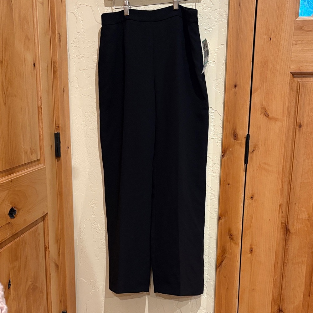 Suit Studio by le Suit. Satin Lined Black Dress Trousers Size 8 firm